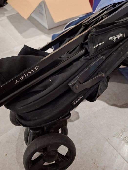 Carrinho de passeio Swift - Inglesina (Black)