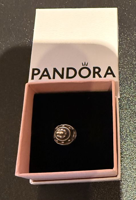 Pandora - conta bolo de casamento