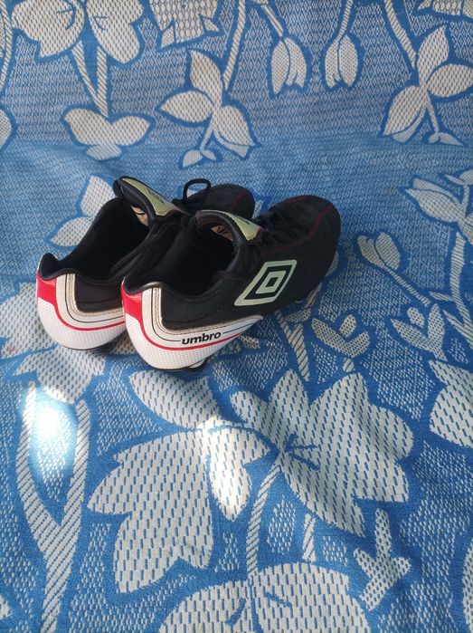 Бутсы футбольные р36.5