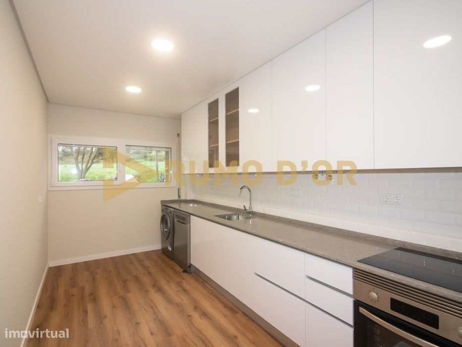 Apartamento T2 em Mem Martins de R/C com Arrecadação — Algueirão-Mem Martins, Lisboa