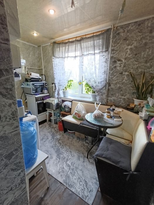 Продам 2-х комнатной на среднем этаже - View 6