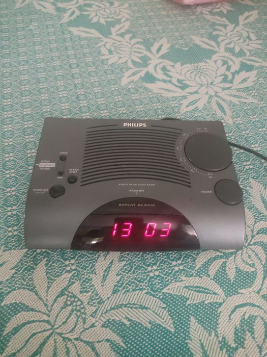 Електронний годинник з функцією радіоприймача Philips AJ3015/04