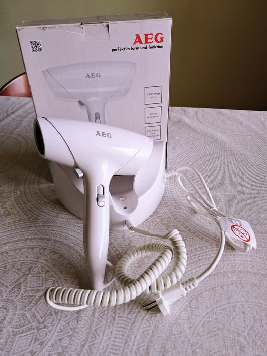 Secador Cabelo AEG c Suporte Parede NOVO