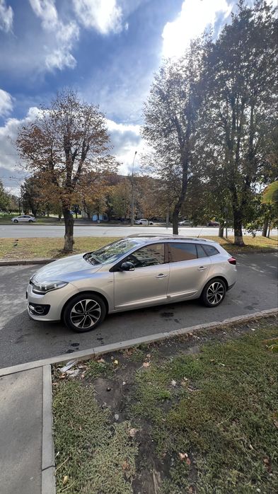 Рено Меган 3 dci универсал full bose 2015 года