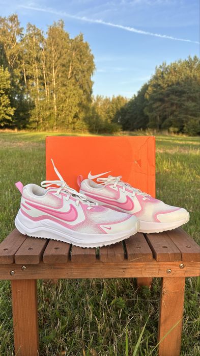 Nike Cosmic Runner (GS) R. 40 / 25 cm – Biało-Różowe – Stan Idealny!