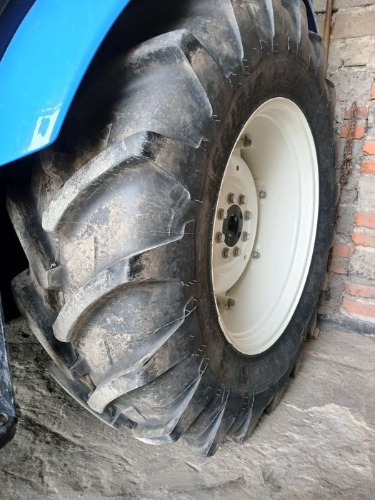 Koła opony 16.9r30 420/85R30New Holland