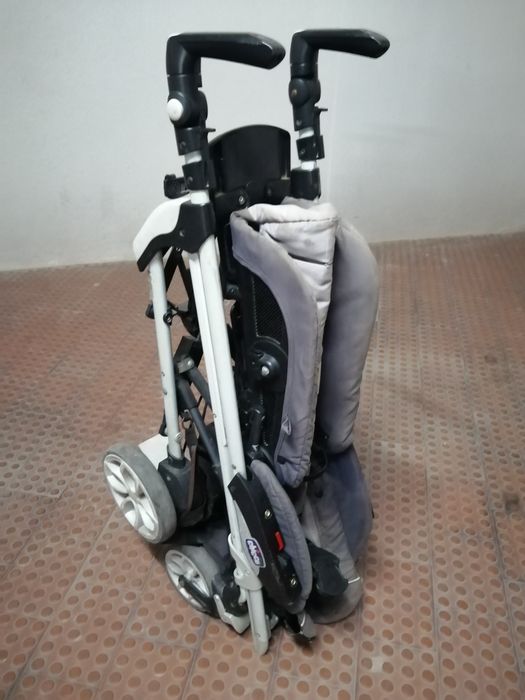 Chicco Lite Way Carrinho Bebé. cinzento, em ótimo estado. Tudo funcion