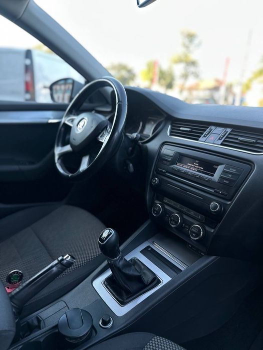 Skoda Octavia 2013 VIN TMBAD2NE1EB006801 фото оголошення 4 з 5