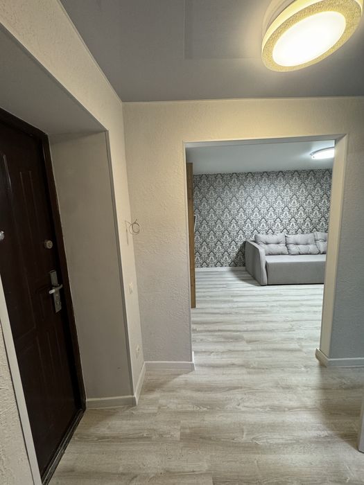 Продам однокомнатную квартиру с ремонтом на площади Мира , 1 этаж!!!