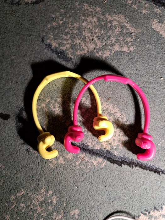 Універсальна підставка під телефон.