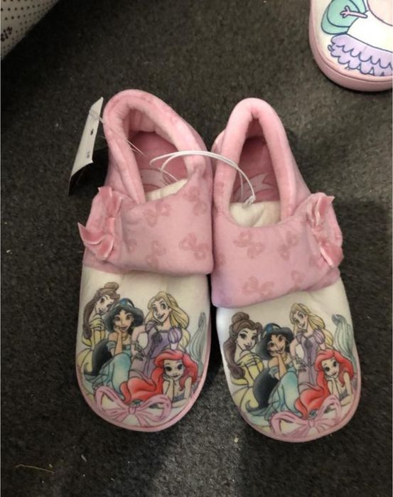 Нові дитячі капці дівчинка новые детские тапочки девочка в садик