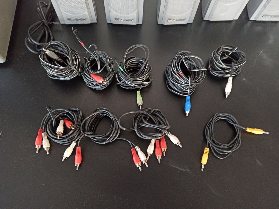 Subwoofer surround 5 colunas Clatronic