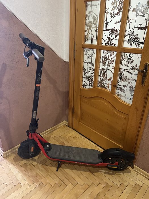 Продаю електросамокат Ninebot (Simply Moving)