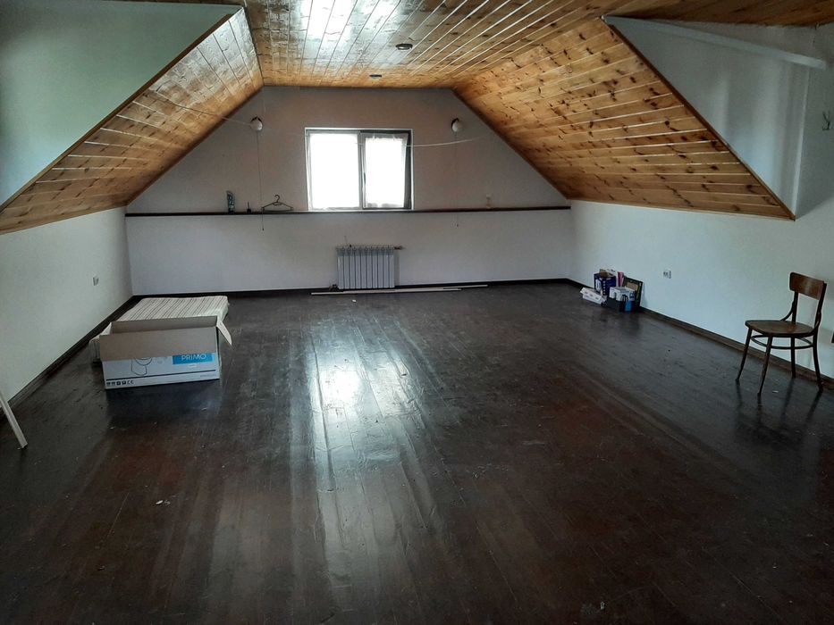 Сдам 2-3й этажи в доме в Соловьиной роще возле воды. Без мебели