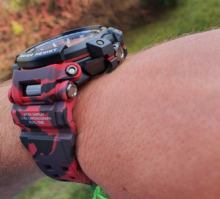 Sportowy zegarek męski - czerwone moro