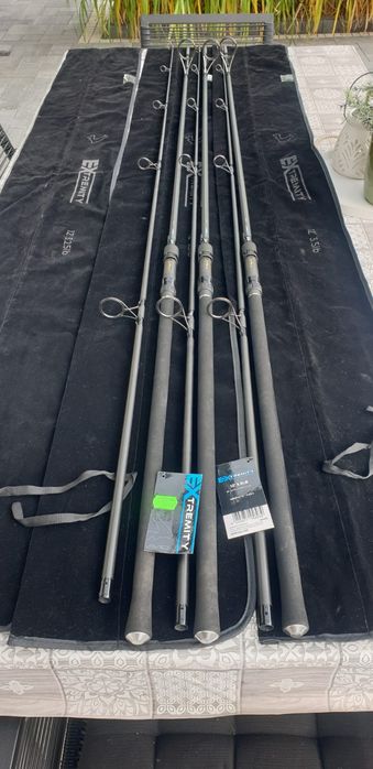 Wędki karpiowe kołowrotki pokrowiec avid solar shimano