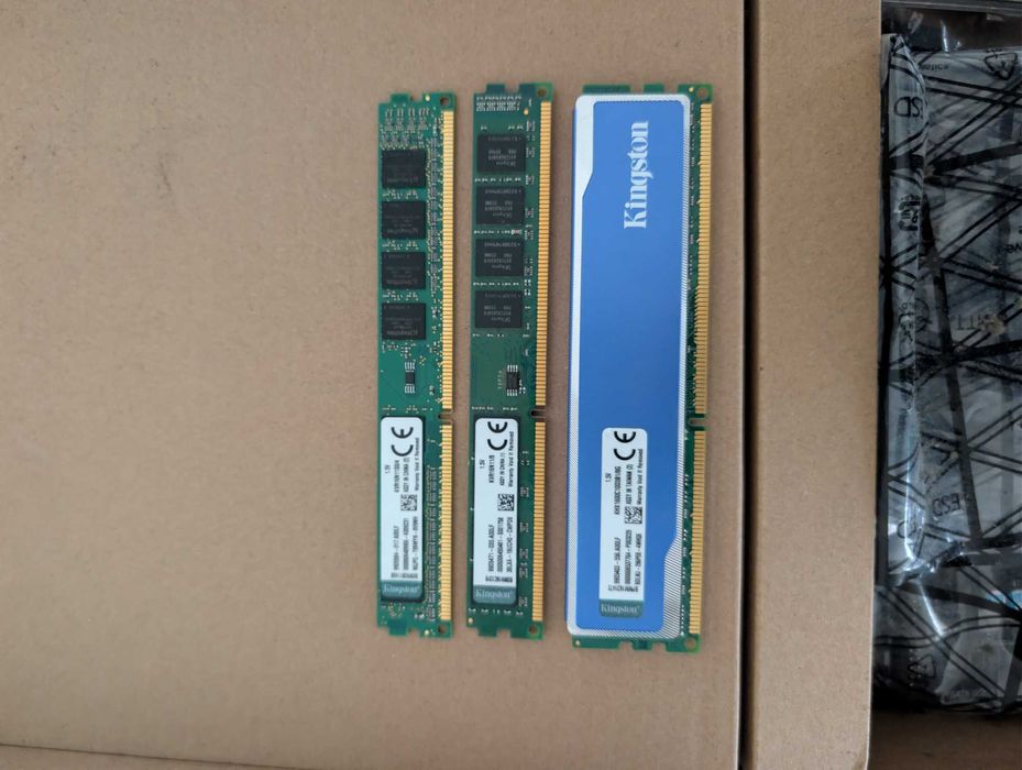 Hardware PC: i7-4770, i5-6400, 20GB RAM DDR3 + 3 GPUs NVIDIA