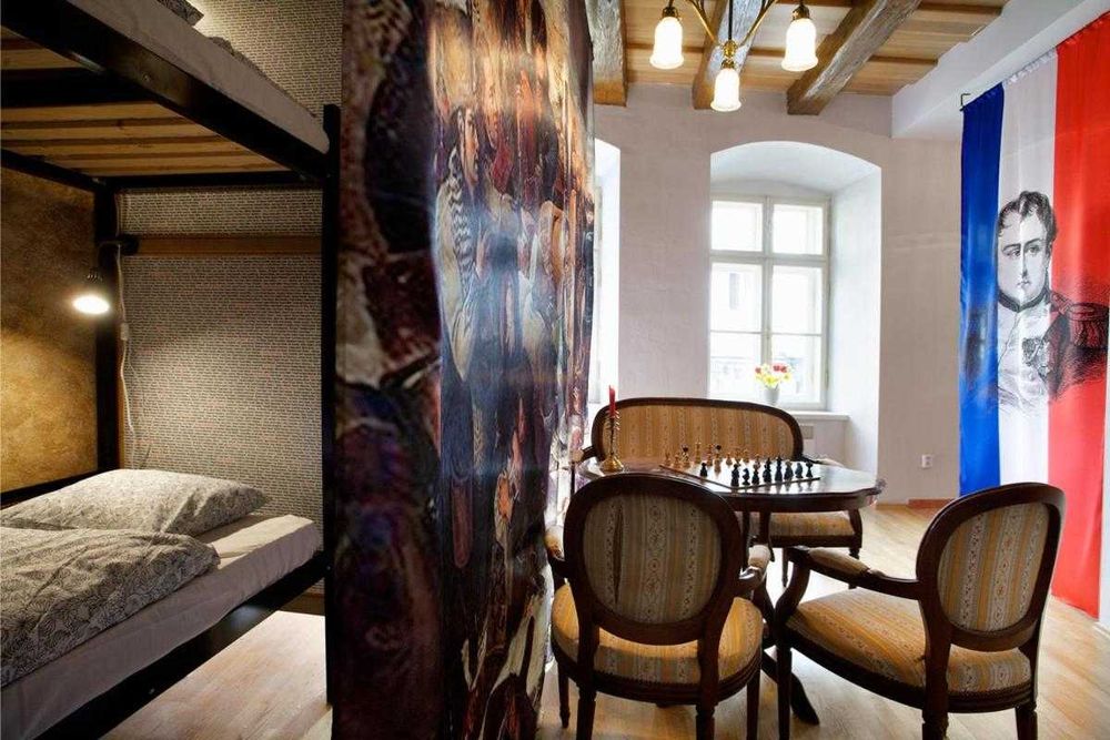 1500 грн. месяц Сдам подселение в комнату в Киеве Метро Золотые Ворота