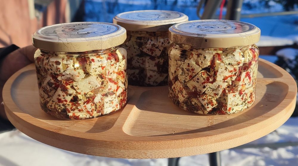 Ser w sloiku w zalewie olejowej .wysylamy