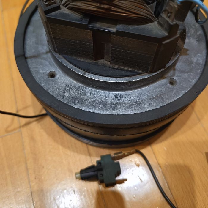 Мотор  для пилесоса, котушка з проводом, запчастини б/у