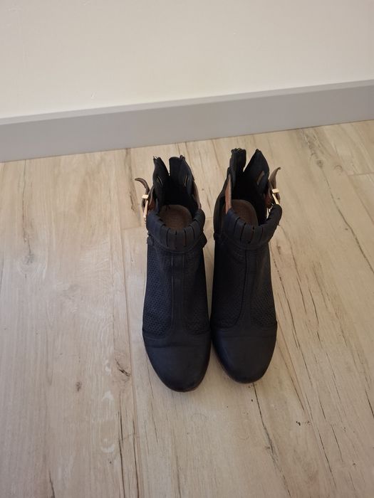 Botki na koturnie rozm.  37