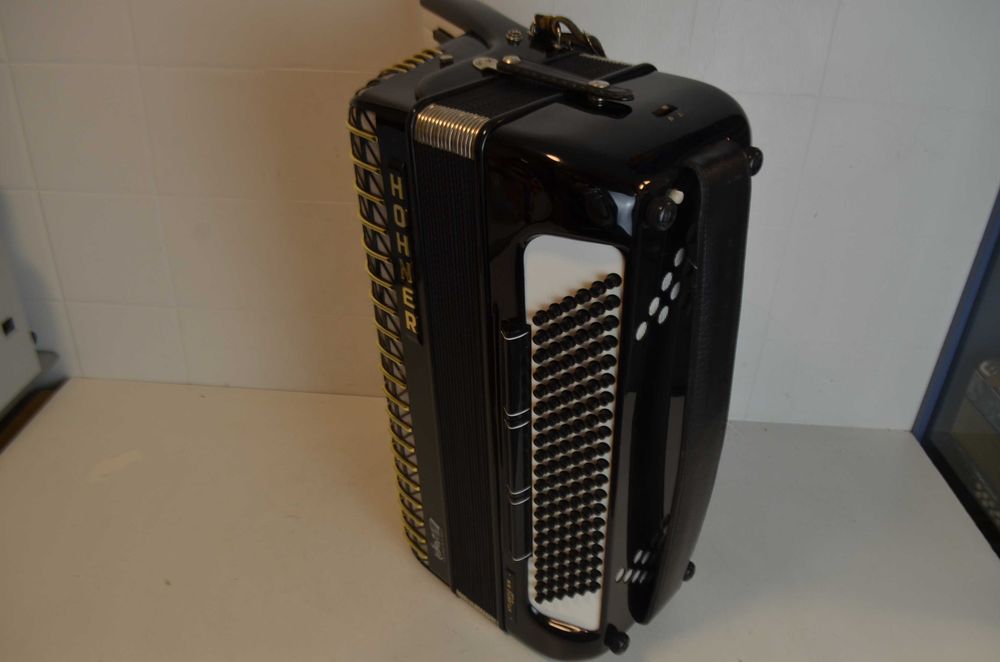 Acordeao Hohner Atlantik IV 4 Voz 120 Baixos, N 226
