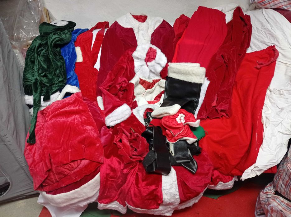 Vestuário de Pai e Mãe Natal, Duendes e afins. Mais de 80 peças
