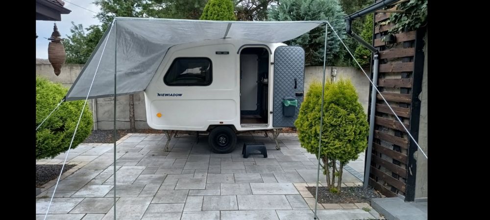 Markiza zadaszenie kamper przyczepa niewiadów daszek
