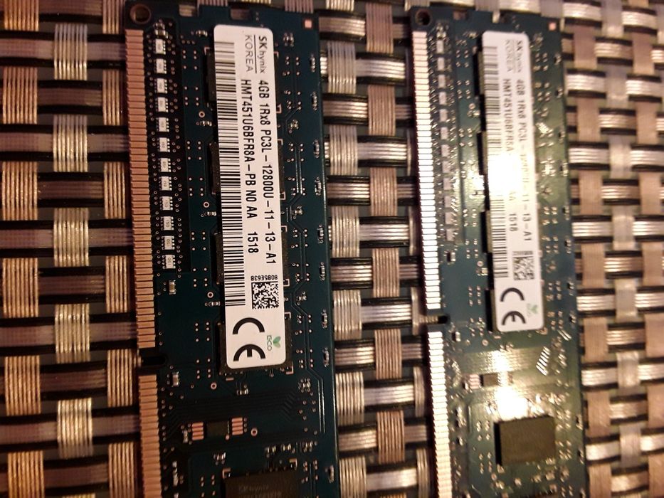 Two 4GB SK Hynix RAM modules, 1Rx8, PC3L-12800U64284541147777121