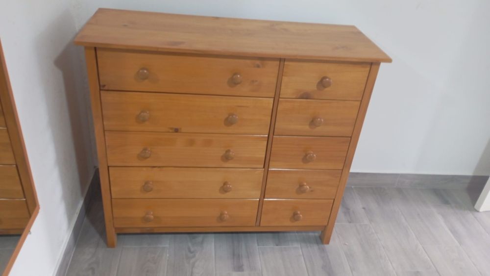 Cómoda e sofá  70€