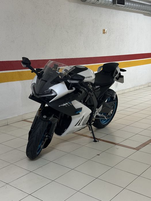 CF Moto 675 sr-r