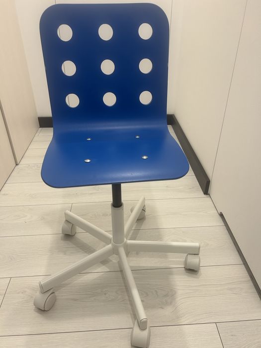 Krzeselko obrotowe dla dziecka