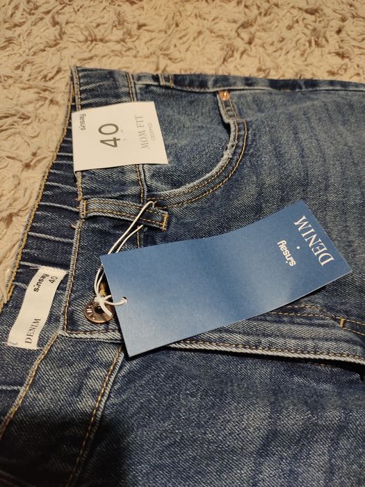 Продам новые джинсы .