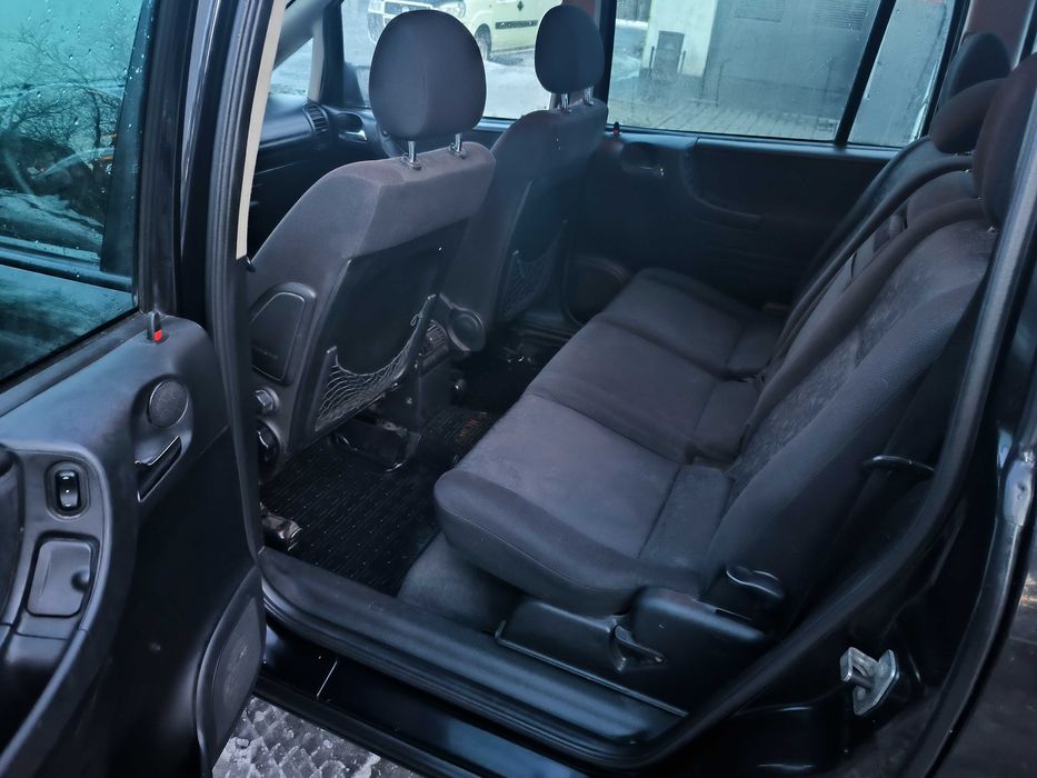 Опель Зафіра 7 місний мінівен