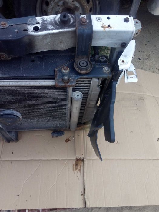 toyota AVENSIS T27  chłodnice wentylatory pas przód 1,6 2,0 ON 15-18