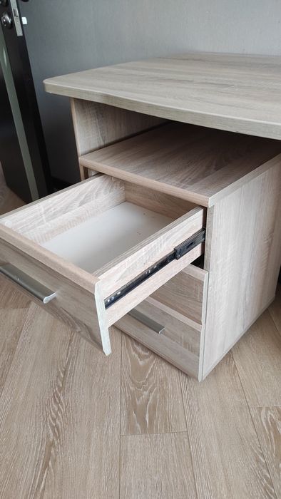 Письмовий стіл комп'ютерний