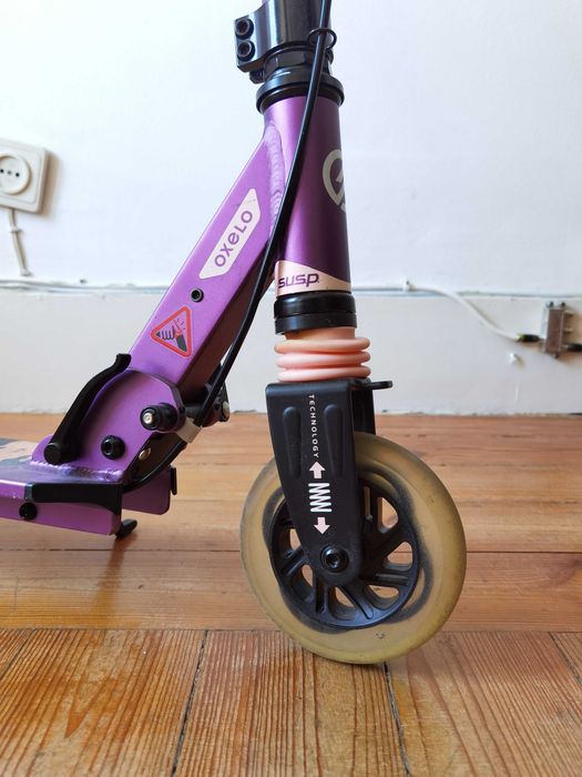 Trotinete Oxelo Mid 5 com Suspensão e Roda Luminosa