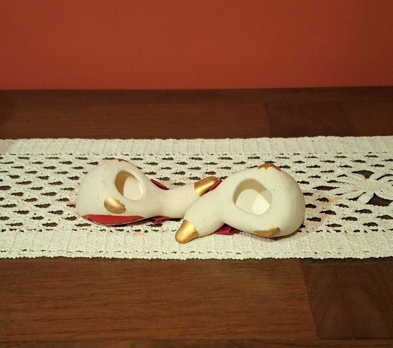 Patos em cerâmica pintados à mão