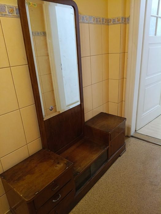 Toaletka z lustrem