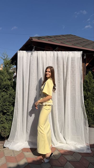 Костюм butter yellow кольору