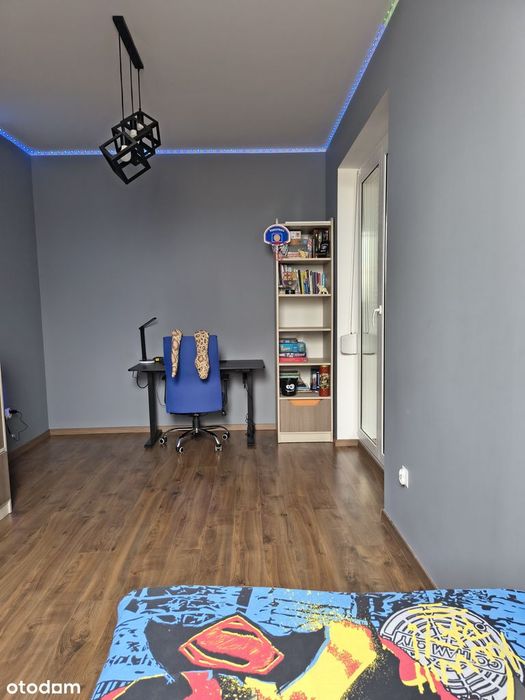 Dom wolnostojący z garażem i strychem
