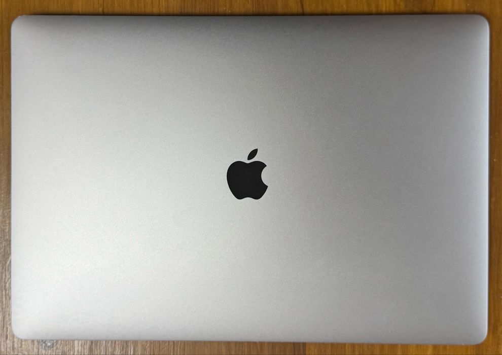 Apple MacBook Pro 16” Model: A2141 2019 Intel Core i9 32Gb DDR4 512Gb