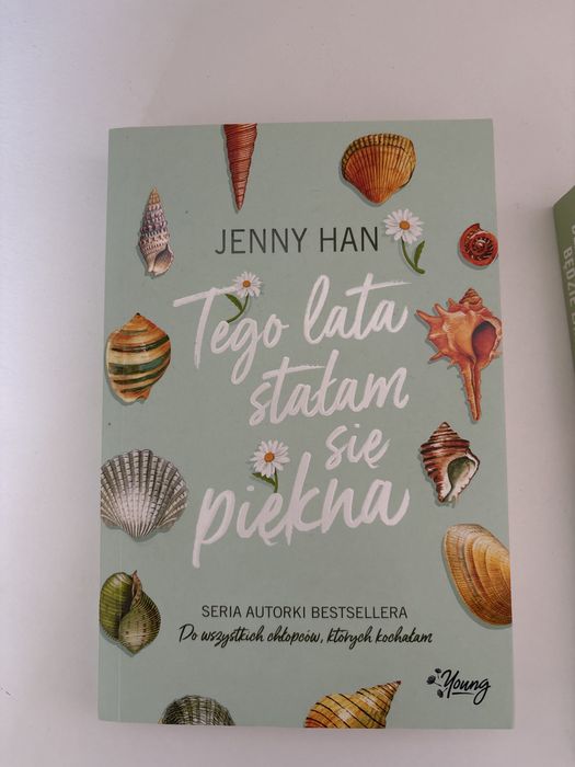 Książki z serii tego lata stałam sie piękna.