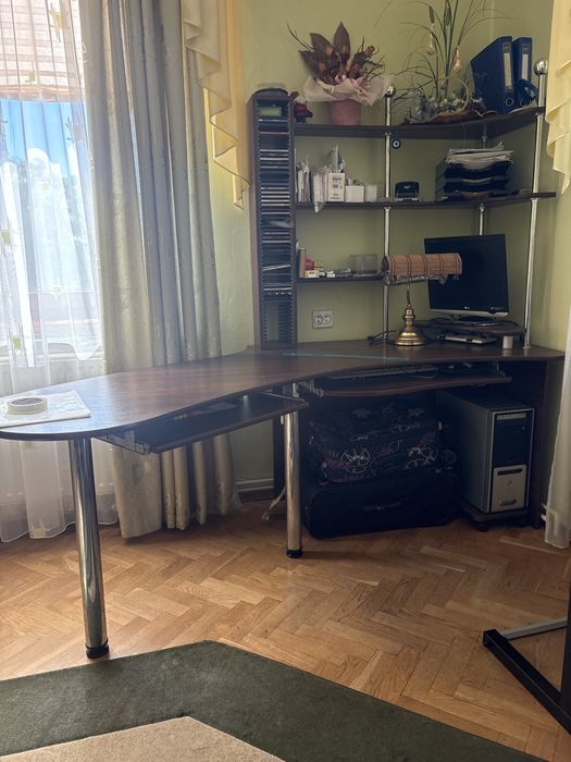 Компютерний стіл