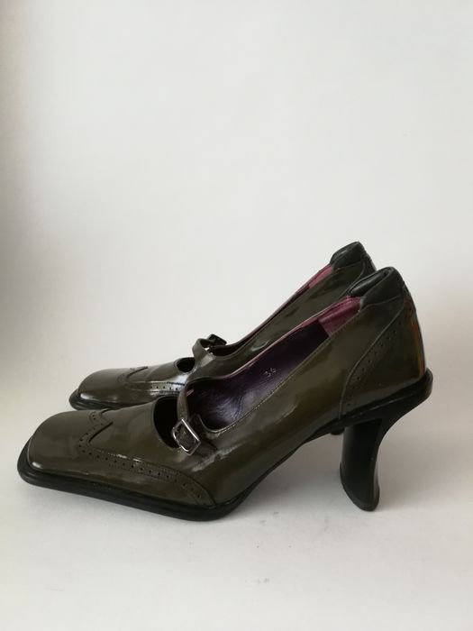 Sapatos: Sommits, Guess, Perlato