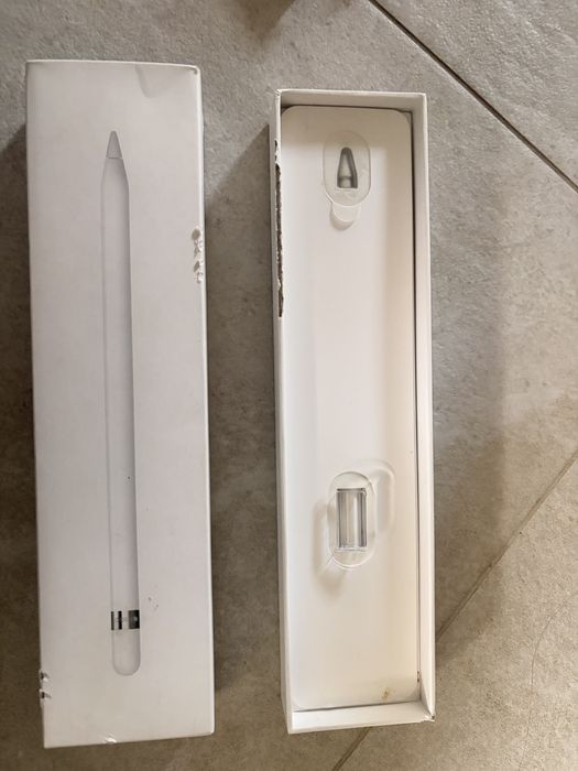 Apple pencil bialy