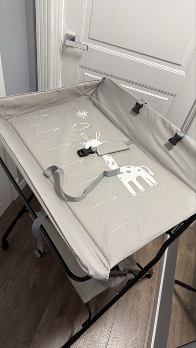 Складаний пеленальний столик UrbanKit (новий)