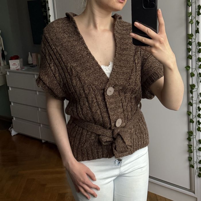 Sweterek brązowy krótki z guzikami L akrylowy