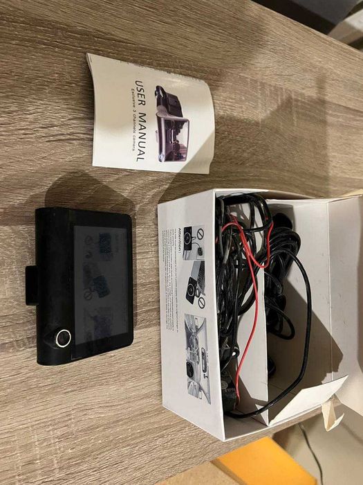 Відеореєстратор 3-канальний хороший стан