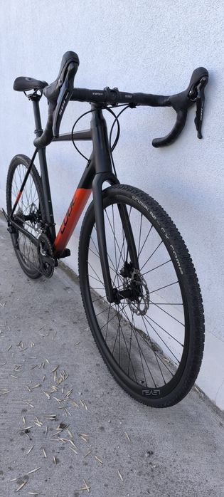 CUBE CROSS RACE (przełaj/gravel), Shimano 105 (hydraulika), Rozmiar 56
